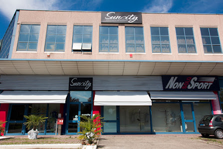 Immagine SunCity - Centro Estetico Solarium Trattamenti Benessere 2