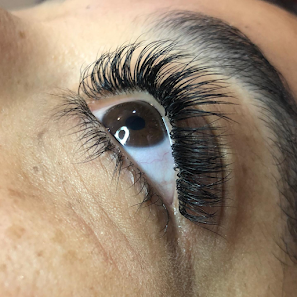 Immagine Gio Facial Trendy, Visagista Esperta nella cura estetica del viso. 4