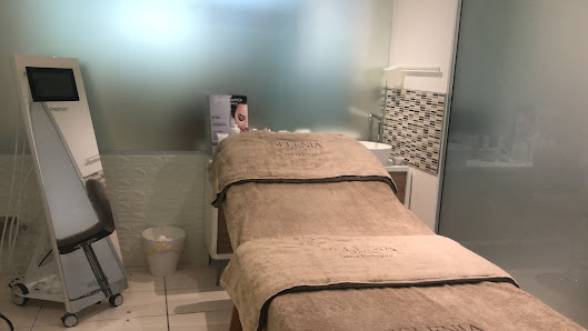 Immagine Stay Classy - High Class Beauty 1