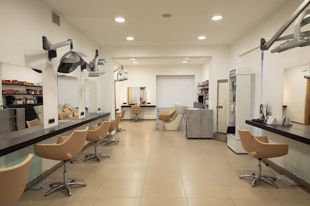 Immagine Centro Degradé Joelle Massafra Harem Acconciature 4