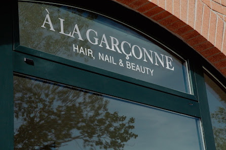 Immagine À La Garçonne Hair, Nail & Beauty 2
