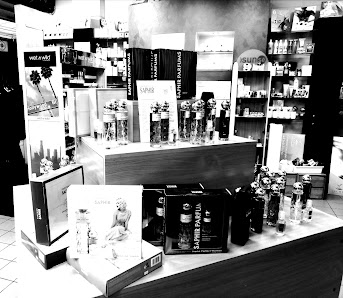 Immagine Centro Estetico Nichelino LUNA Sas Profumeria Solarium Nails 4