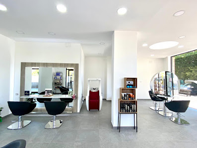 Immagine Be Different Parrucchieri - Estetica - Massaggi 4