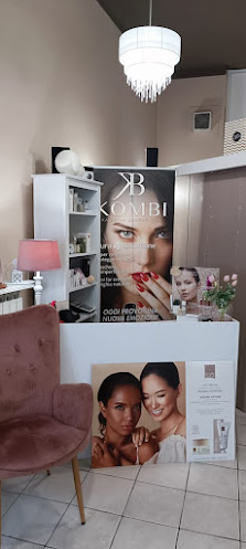 Immagine Coco Beach & Erika Poppa Truccatrice 1