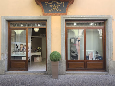 Immagine Coco Beach & Erika Poppa Truccatrice 2