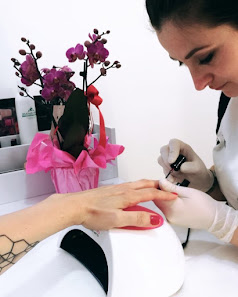 Immagine Resilienza Beauty Center Depilazione Uomo/donna Trattamenti Viso/corpo Manicure Pedicure Gel Semi permanente Sopracciglia Henné Laser Diodo 808 Microblading Laminazione Ciglia/sopracciglia 2