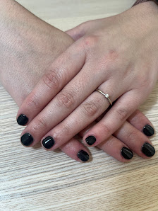 Immagine smalto estetica e benessere 1