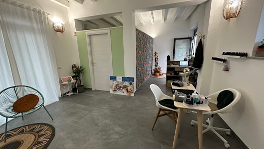 Immagine smalto estetica e benessere 2