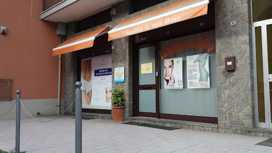 Immagine L'Estetica in una Mano 2