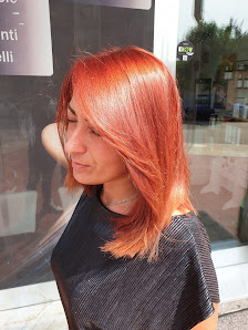 Immagine Hair Revolution estetica solarium Snc Di Aversano Gaetano 4