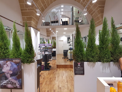 Immagine Tonio & Gina Parrucchieri - Parrucchiere Gallipoli - Aveda Salon 2