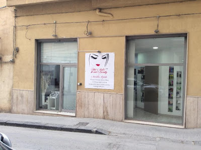 Immagine Chic Nails And Beauty 2