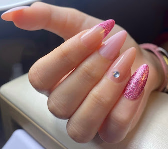 Immagine Tiziana Terzi trattamenti unghie 5