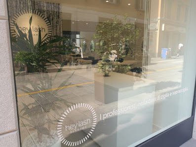 Immagine Heylash | Extension Ciglia, Microblading, Laminazione a Bergamo 4