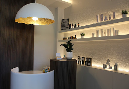 Immagine Donna Estetica e Benessere 3