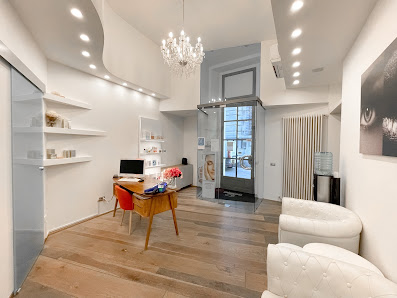 Immagine Revolution - Facial & Wax 2