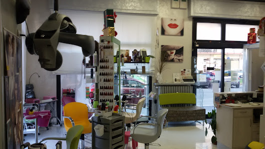 Immagine SOLEMANIA hair&beauty - Acconciatura, Estetica, Solarium Di La Camera Antonio E C Sas 1
