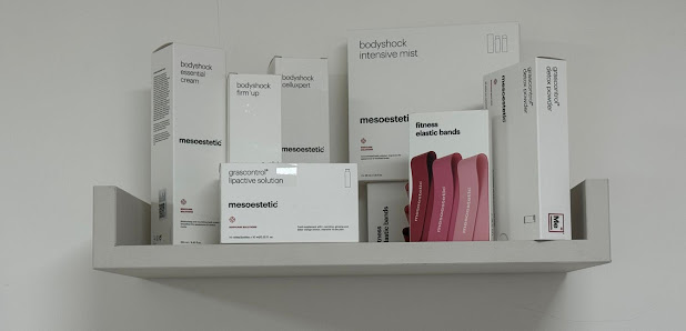 Immagine FabIla Beauty - Nails Vomero - Trattamenti Viso Vomero - Trattamenti Corpo Vomero - Epilazione Laser Vomero - Estetica Vomero 4