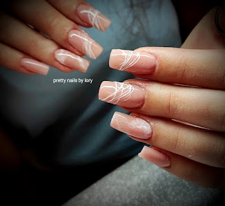 Immagine Ricostruzione unghie Massaggi Olistici Salone di bellezza PRETTY NAILS by LORY di Michelin Loredana 1