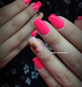 Immagine Ricostruzione unghie Massaggi Olistici Salone di bellezza PRETTY NAILS by LORY di Michelin Loredana 2