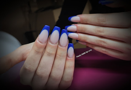 Immagine Ricostruzione unghie Massaggi Olistici Salone di bellezza PRETTY NAILS by LORY di Michelin Loredana 3