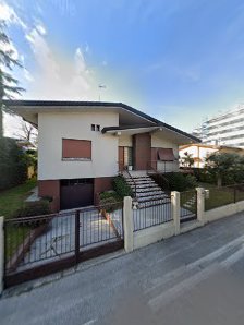 Immagine Ricostruzione unghie Massaggi Olistici Salone di bellezza PRETTY NAILS by LORY di Michelin Loredana 4