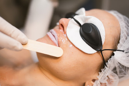 Immagine Estetica Zaffiro Blu Epilazione Laser*Epilazione brasiliana uomo/donna*Trattamenti viso/corpo*Massaggi*Pedicure*Manicure 1