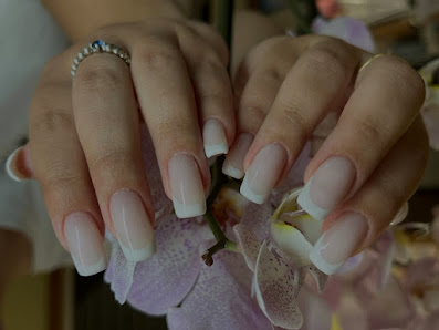 Immagine CND SHELLAC CERTIFIED SALON CENTRO DI ESTETICA E BENESSERE DI LAURA SICUREZZA 2