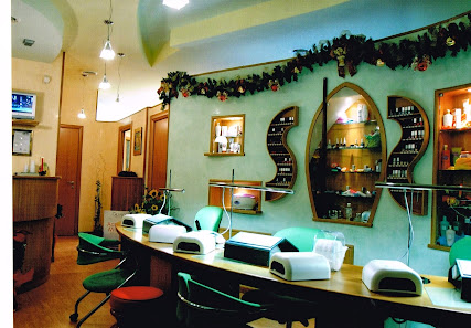 Immagine Marylù Nails&Beauty di Patella M.L. - centro estetico e abbronzatura, manicure 2