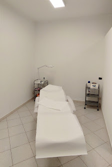 Immagine Estetica Marina di Massa Arina Sviridova 1