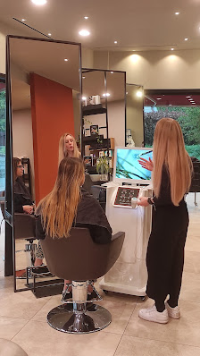 Immagine Prestige B. Hairdresser and beauty salon - Hair stilyst, Estetica Avanzata, Epilazione laser 1