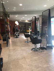 Immagine Prestige B. Hairdresser and beauty salon - Hair stilyst, Estetica Avanzata, Epilazione laser 4