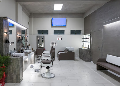 Immagine L'arte del capello barberia estetica solarium 3