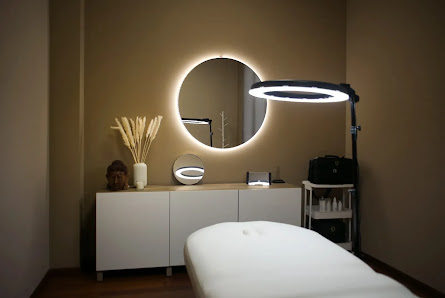 Immagine Cuídate Studio - Giada Meroni | Microblading | Lip Blush | Laminazione | Nails | Eyeliner a Lissone - Monza 2