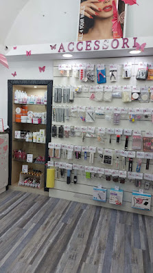 Immagine EVELIN NAILS Prodotti estetici, Formazione, Centro Estetico. 1