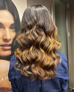 Immagine Blond Acconciature Estetica 2