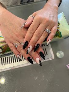 Immagine Queen Nails 2