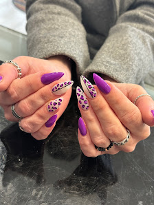 Immagine Queen Nails 3