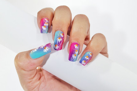 Immagine Titti Nails srls Tiziana Preta Ricostruzione Unghie Cagliari 2