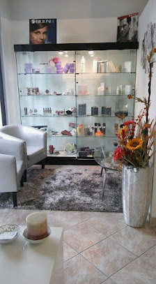 Immagine Beyond Beauty 1