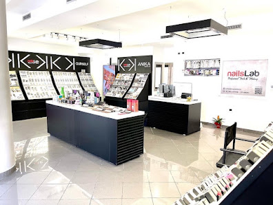 Immagine NailsLab & ANIKA Make-Up 4