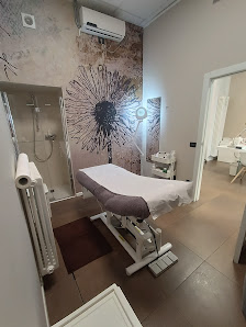 Immagine Easy | nails & beauty - di Cuozzo Teresa 3