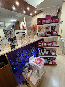 Immagine CND SHELLAC CERTIFIED SALON CENTRO ESTETICO L.B 1