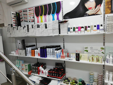 Immagine PURA BELLEZZA centro estetico forniture Estetiste e parrucchieri 1