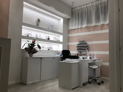 Immagine Alessandra's Nails Academy e Microblading 1