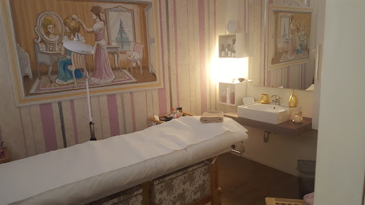 Immagine Centro Estetico Piacenza - Specializzato in Unghie Ciglia e Sopracciglia Esthetique di Ambra 3