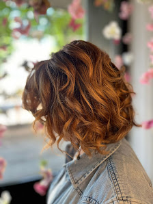 Immagine Donna In Istituto di bellezza corpo e capelli 2