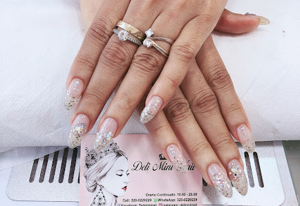 Immagine Deli Mini Nail Centro Estetica 1