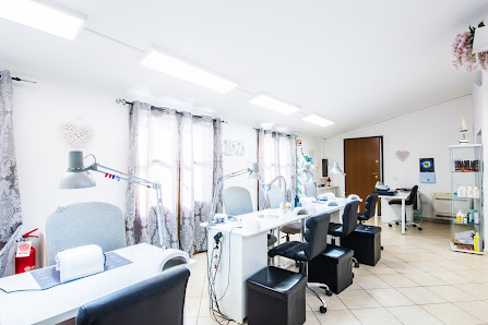 Immagine Naomi Nails & Beauty 1