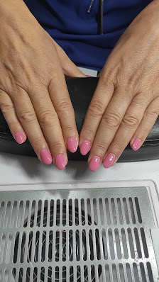 Immagine Ricostruzione unghie Aprilia - Nail Art di Emanuela 3